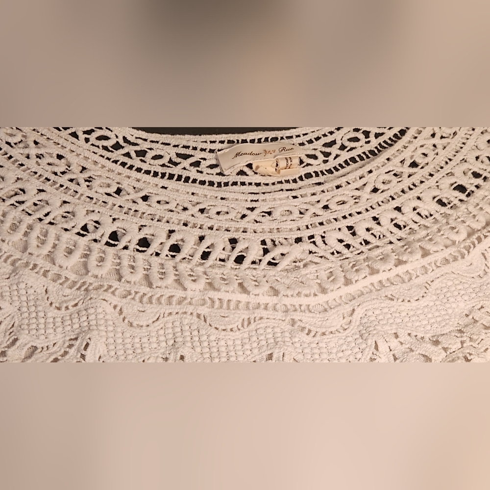 Meadow Rue Medium white crocheted bib short sleeve - Picture 7 of 10
